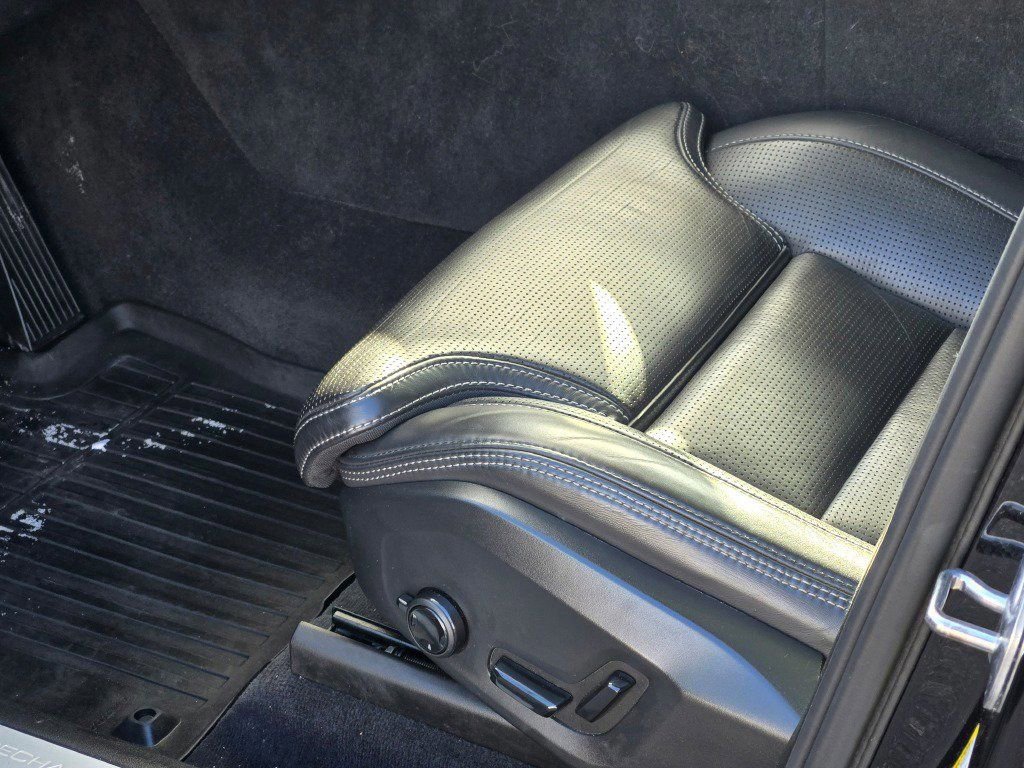 Used 2022 Volvo XC60 T8 Inscription w/ Advanced Package image 22