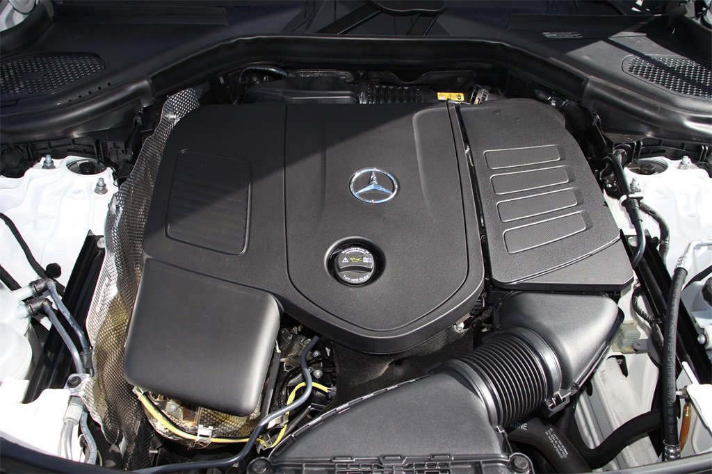 Used 2025 Mercedes-Benz GLC 300 4MATIC image 30