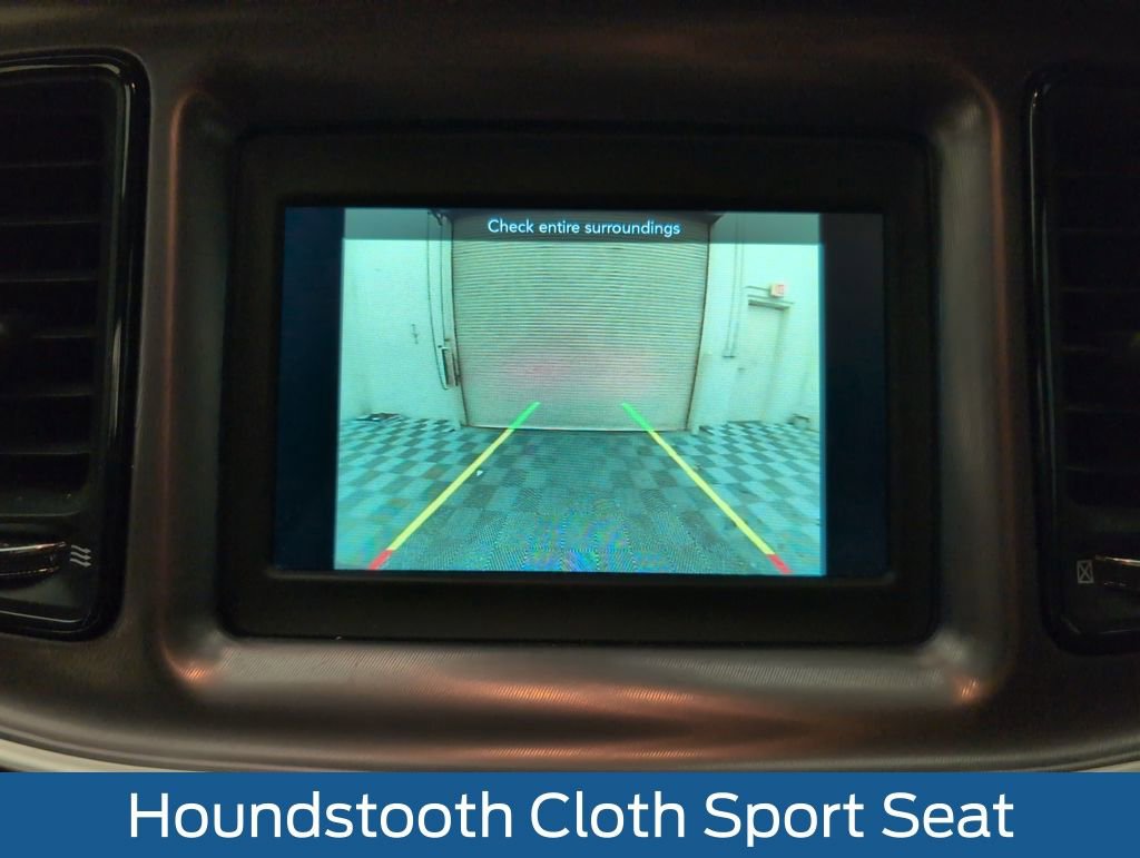 Used 2022 Dodge Challenger SXT image 31