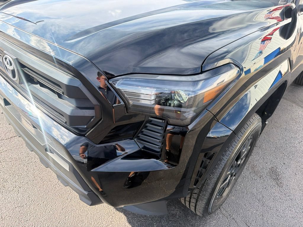 Used 2024 Toyota Tacoma SR AWD/4WD image 17