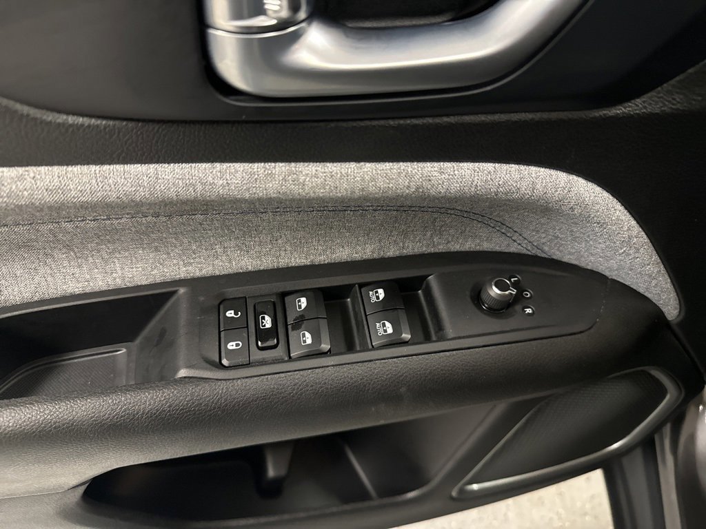 Used 2023 Jeep Compass Latitude w/ Convenience Group image 32