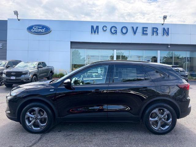 Certified 2025 Ford Escape ST-Line Select AWD/4WD image 4