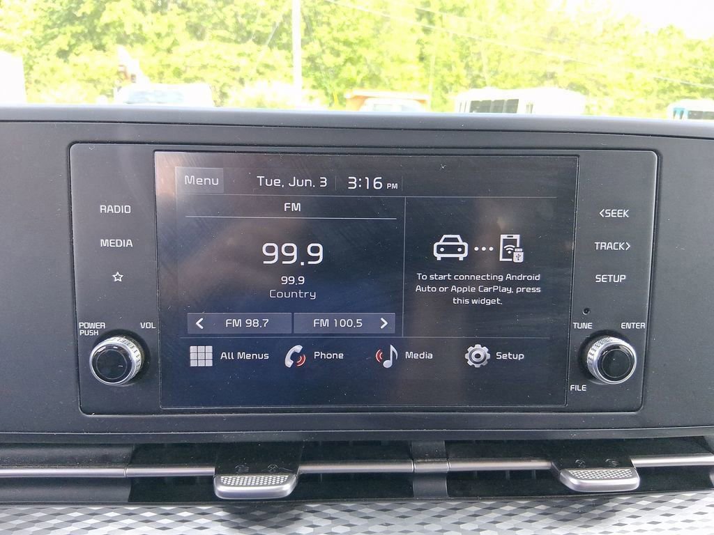 Used 2023 Kia Carnival LX image 36