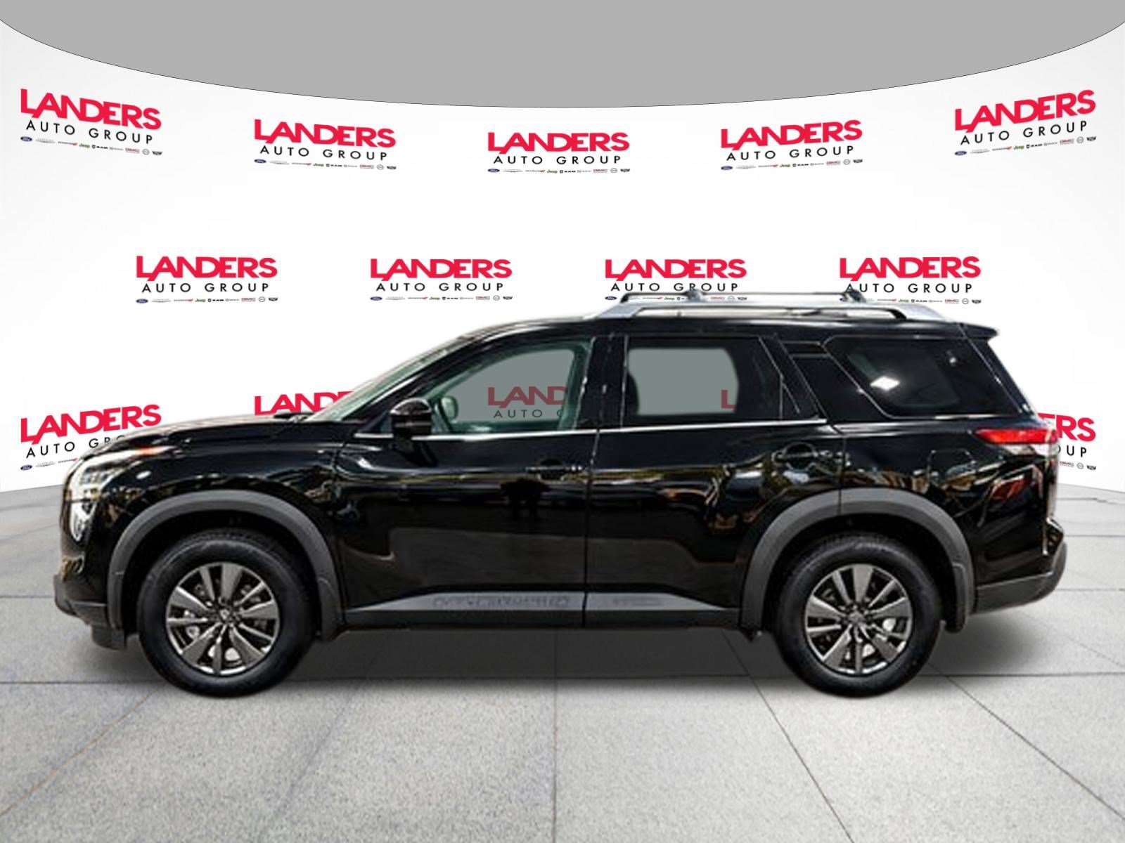 Used 2022 Nissan Pathfinder SV w/ SV Premium Package AWD/4WD image 4