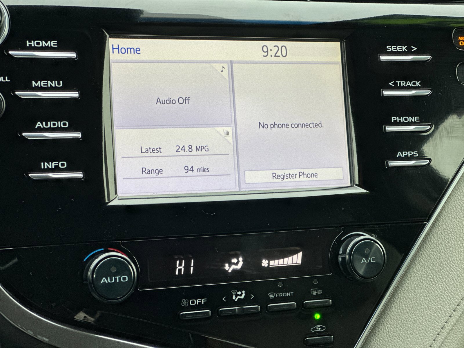 Used 2018 Toyota Camry image 17