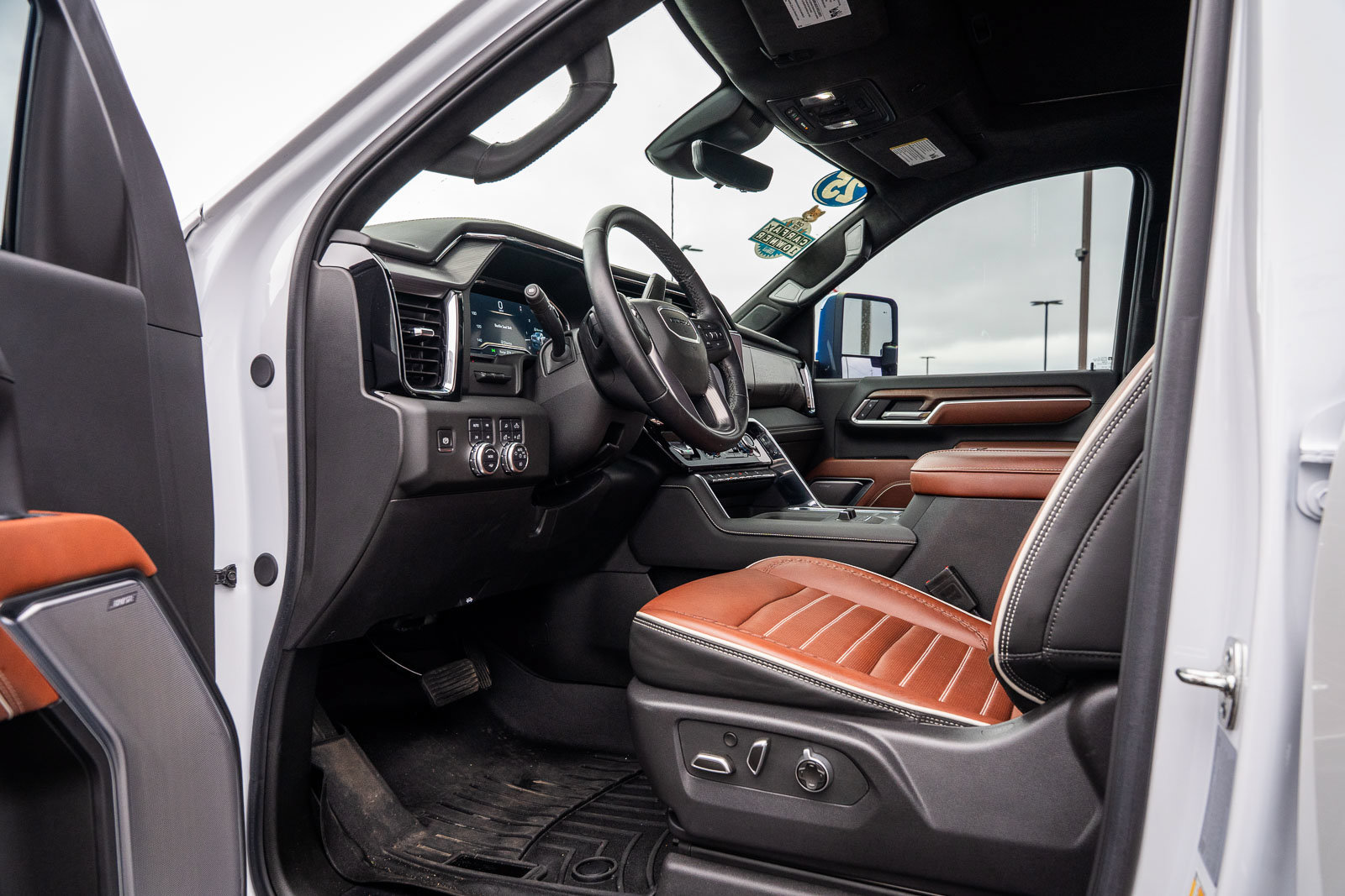 Used 2025 GMC Sierra 2500 Denali Ultimate w/ Max Trailering Package AWD/4WD image 19