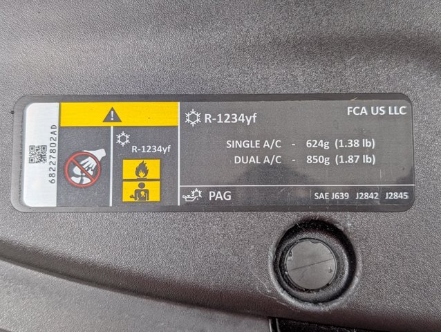 Used 2023 Chrysler Pacifica Touring-L FWD image 25