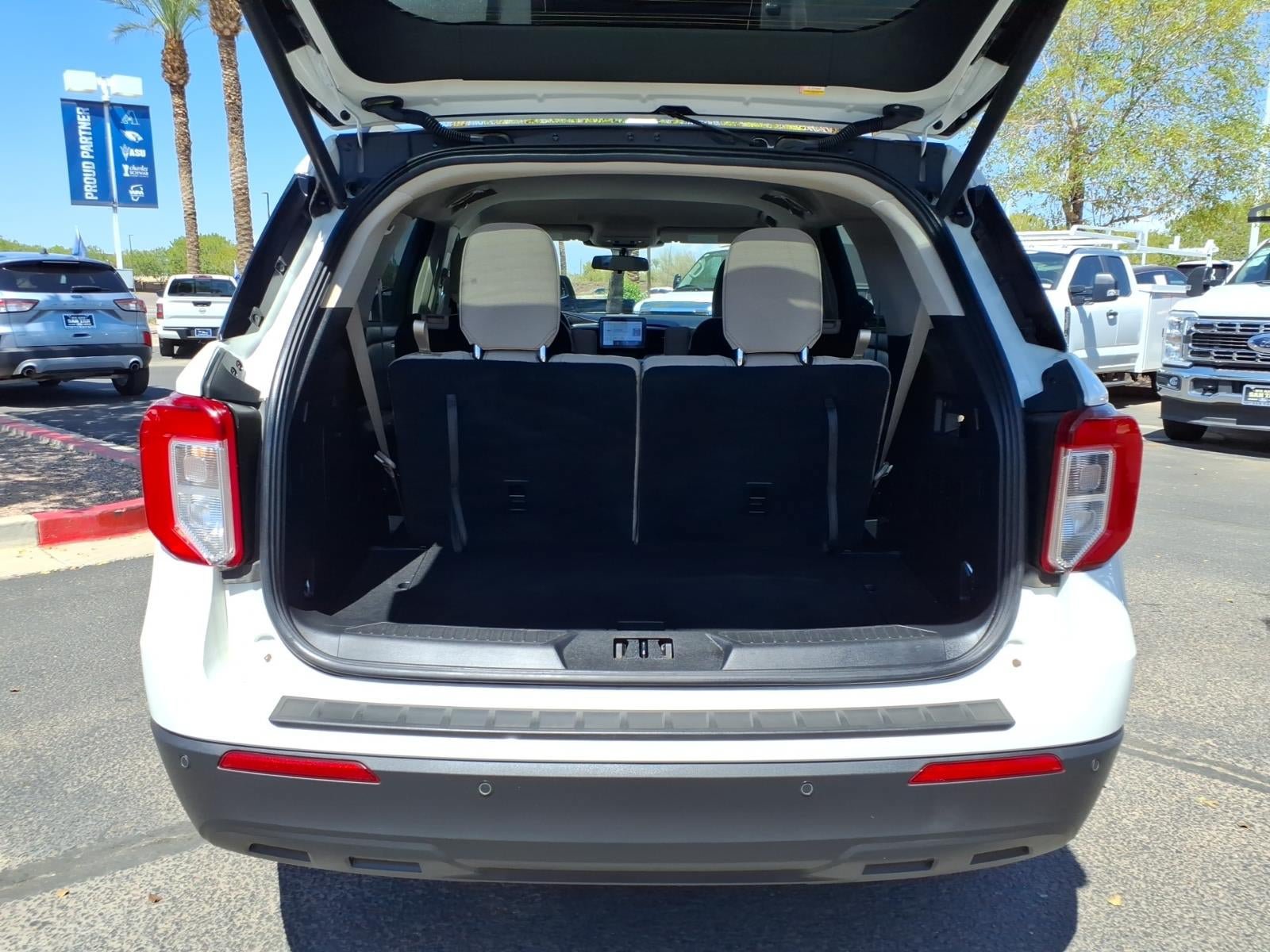 Certified 2023 Ford Explorer XLT RWD image 17