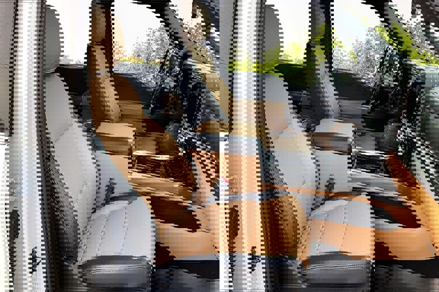 Certified 2024 Ford F250 Lariat w/ Lariat Ultimate Package image 7