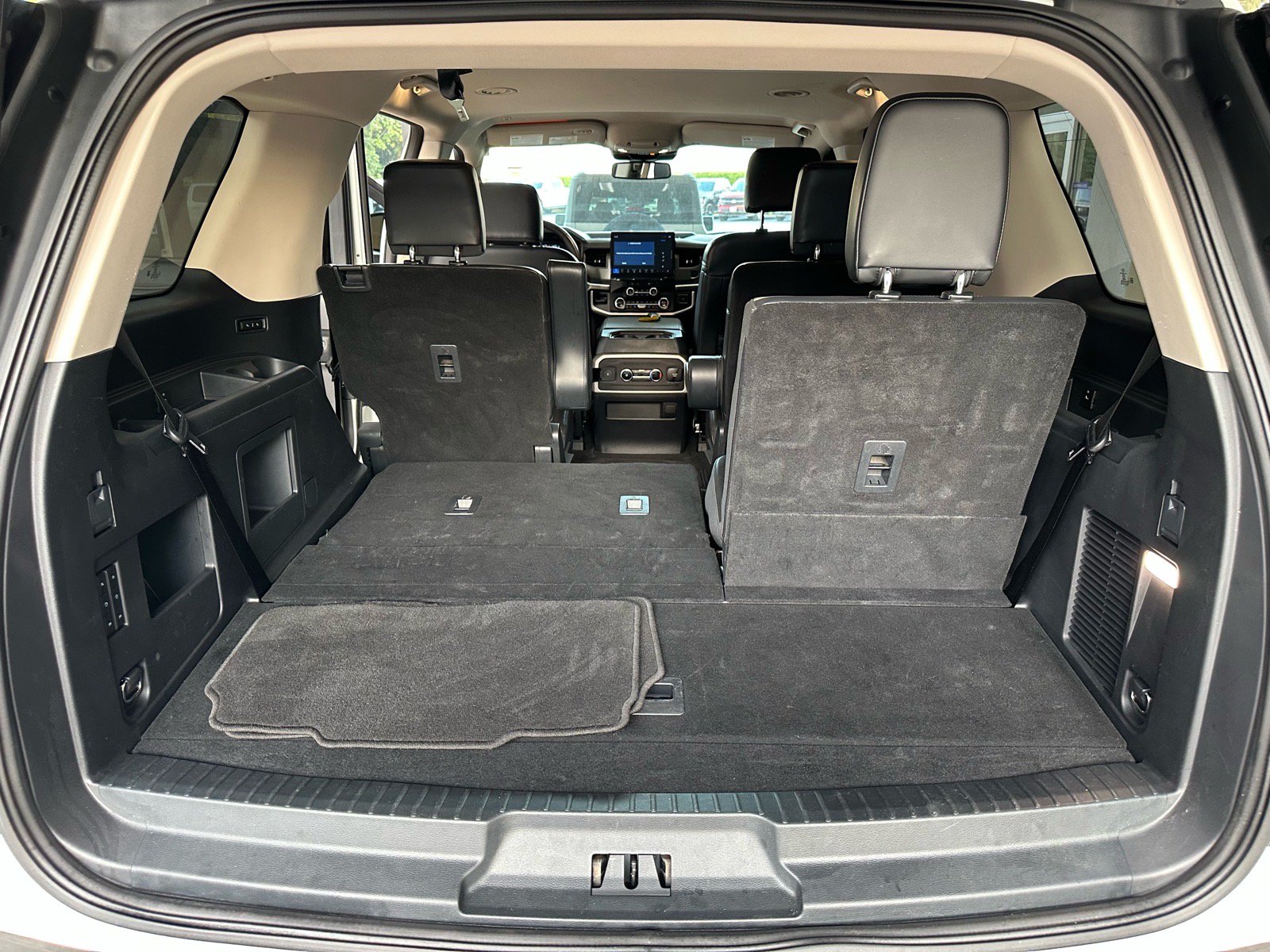 Certified 2024 Ford Expedition XLT RWD image 25