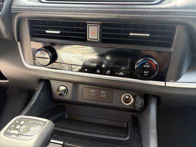 Used 2025 Nissan Rogue SV FWD image 20