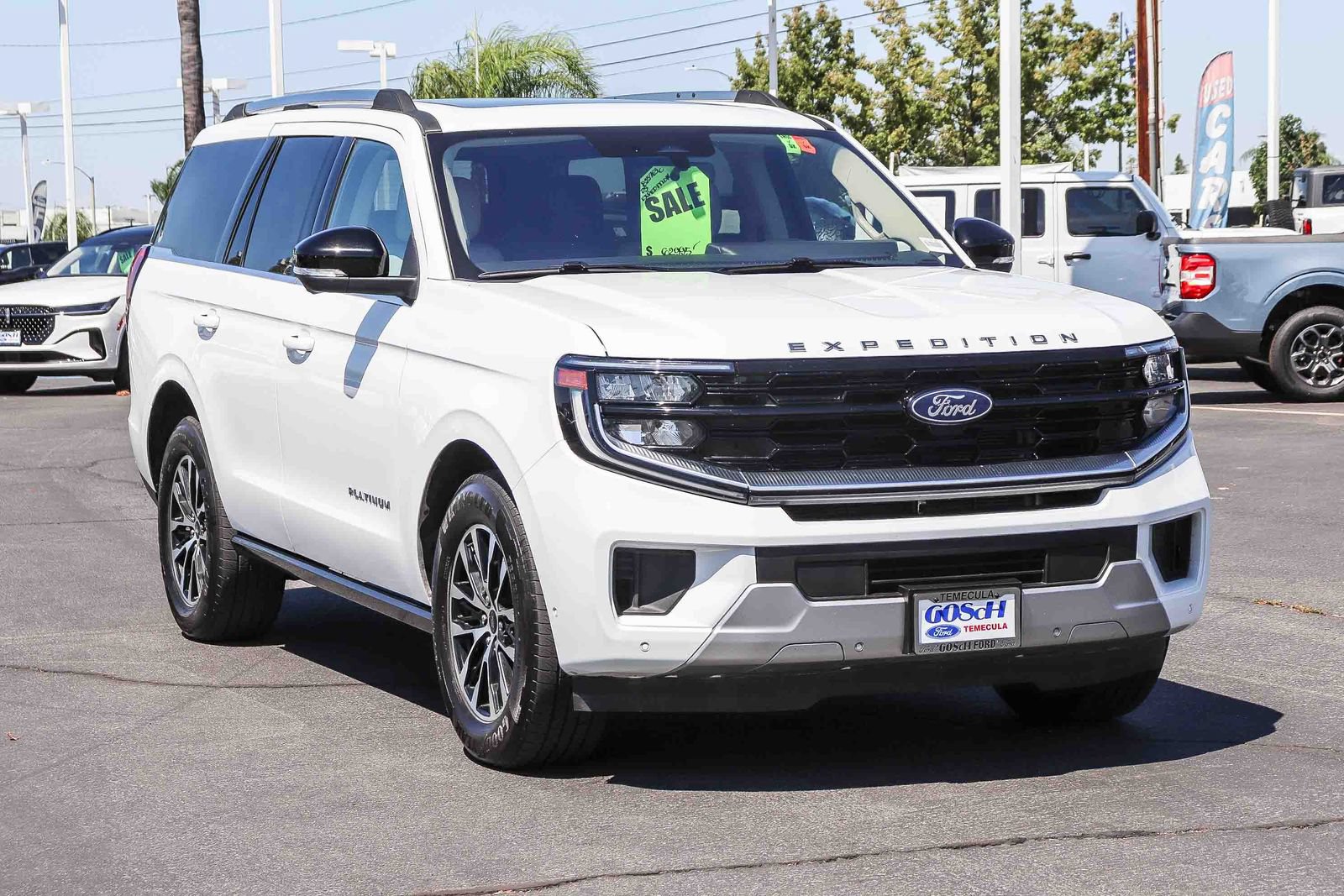 Certified 2025 Ford Expedition Platinum AWD/4WD image 3