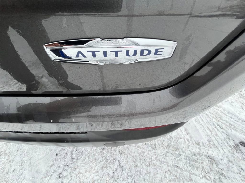 Used 2018 Jeep Compass Latitude image 27