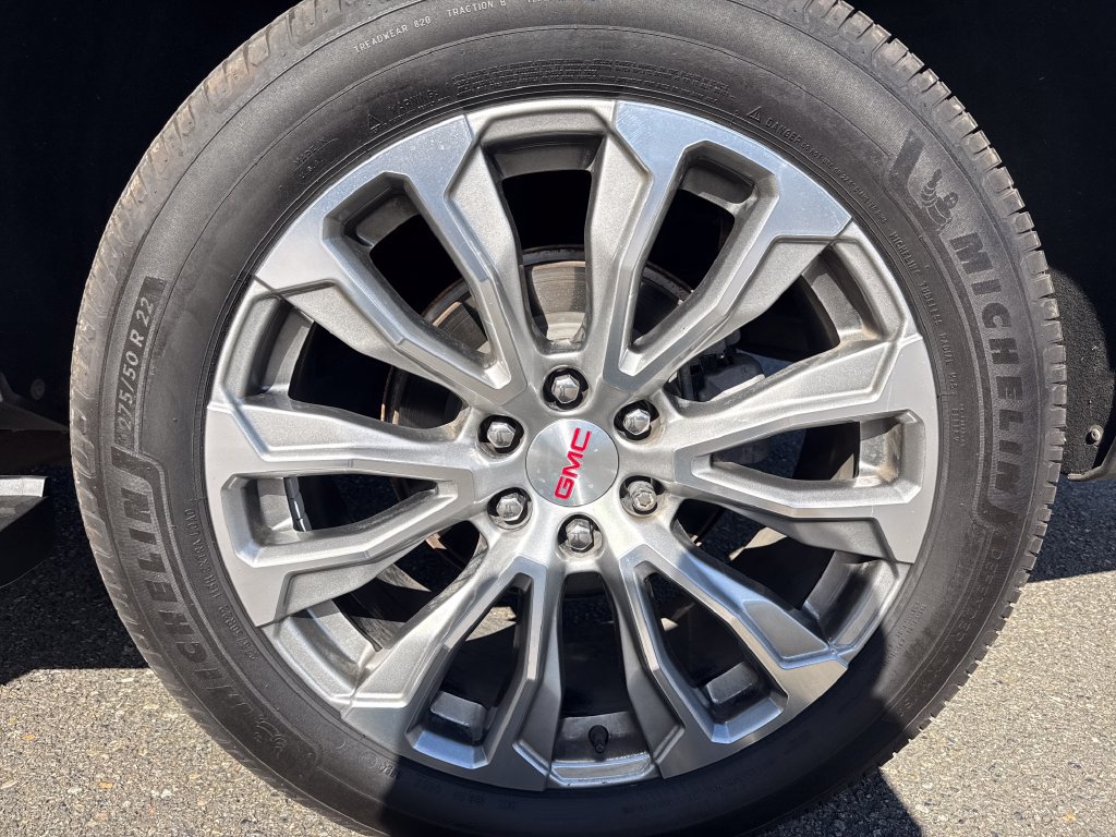 Used 2021 GMC Yukon Denali w/ Denali Premium Package AWD/4WD image 14