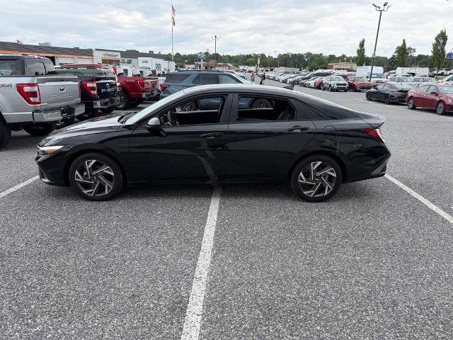 Used 2025 Hyundai Elantra Sport FWD image 5