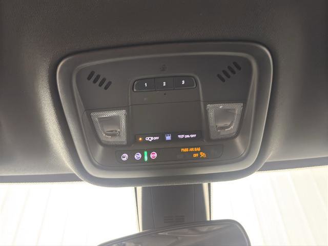 Used 2023 Chevrolet Traverse LT image 26