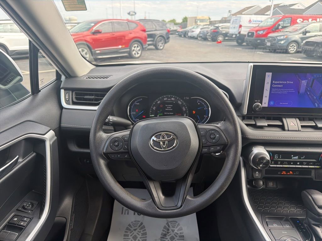 Used 2023 Toyota RAV4 XLE AWD/4WD image 15