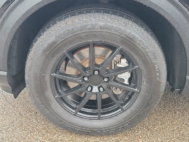 Certified 2022 Ford Explorer XLT w/ Equipment Group 202A AWD/4WD image 9