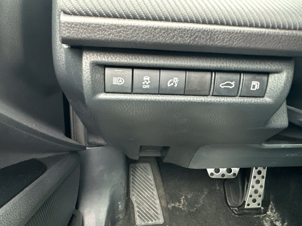 Used 2025 Toyota Camry SE FWD image 33