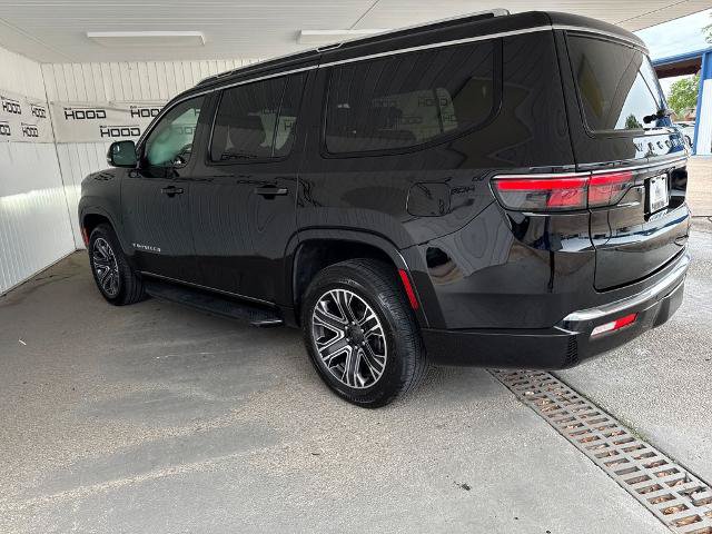 Used 2024 Jeep Wagoneer Series II w/ Flexible Seating Group RWD image 2