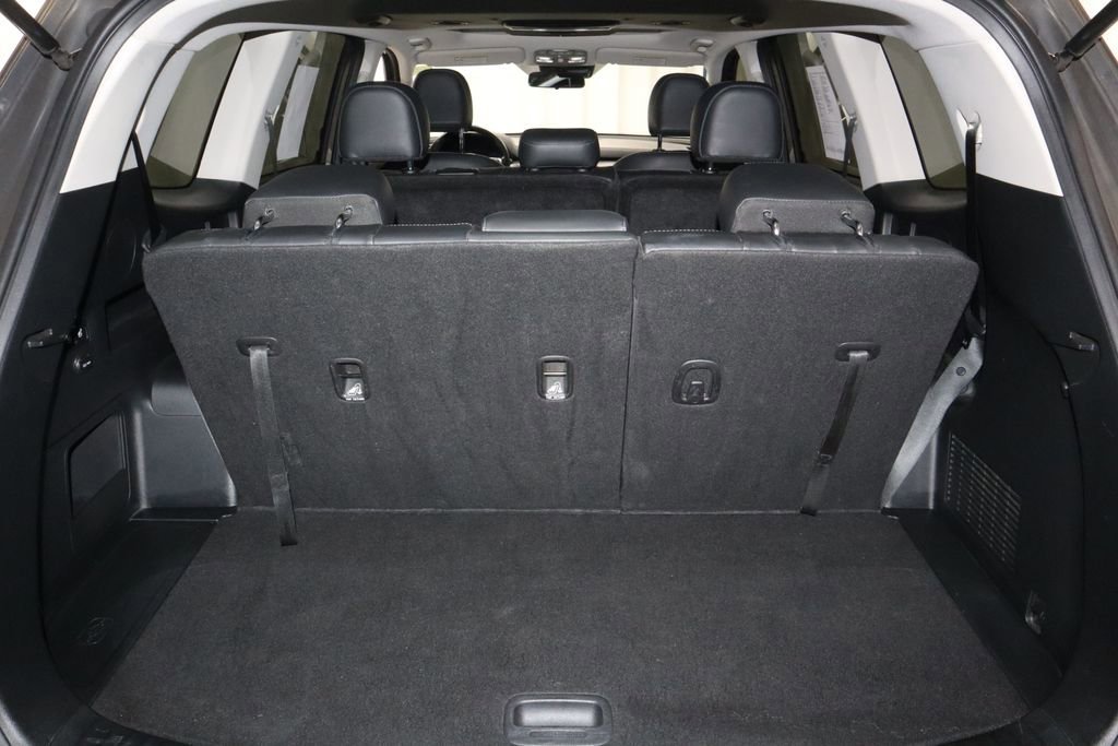 Used 2020 Kia Telluride S w/ S 8 Passenger Seating Package image 17