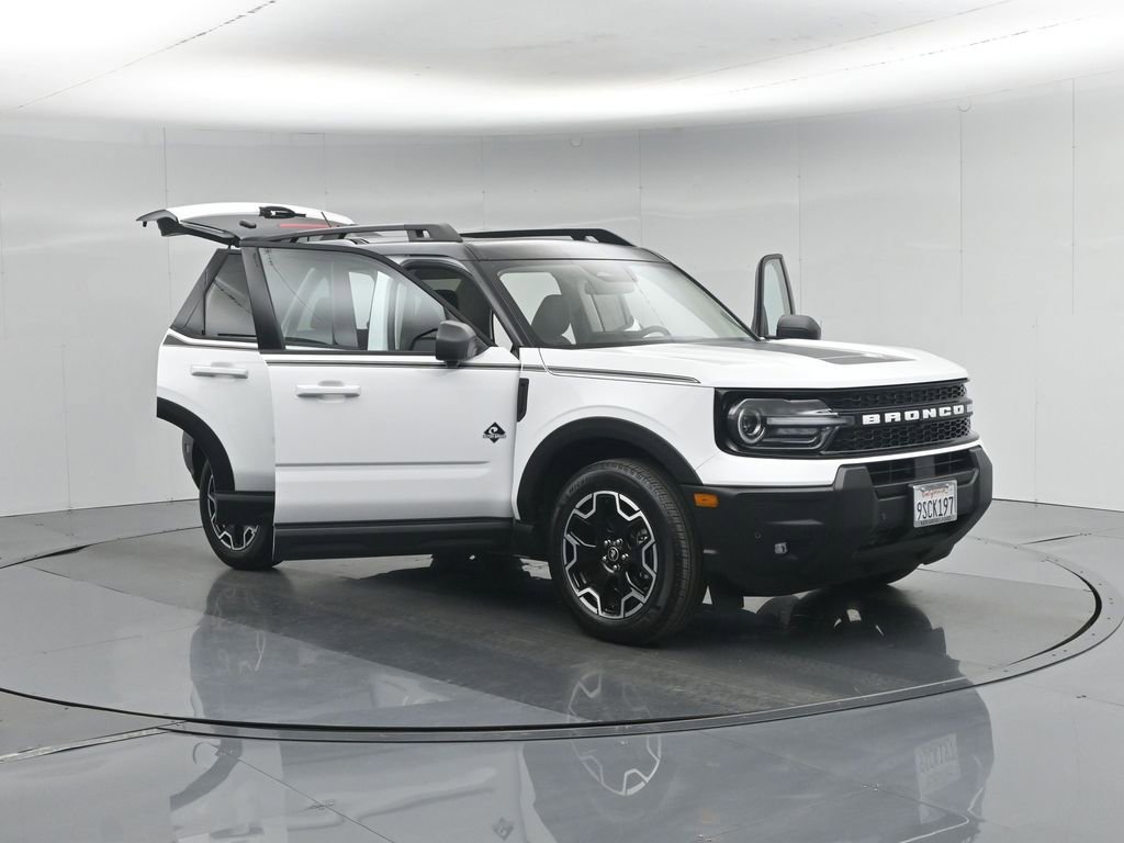 Certified 2025 Ford Bronco Sport Outer Banks w/ Outer Banks Tech Package+ AWD/4WD image 35