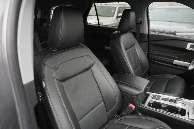 Certified 2022 Ford Explorer Limited w/ Equipment Group 301A image 19