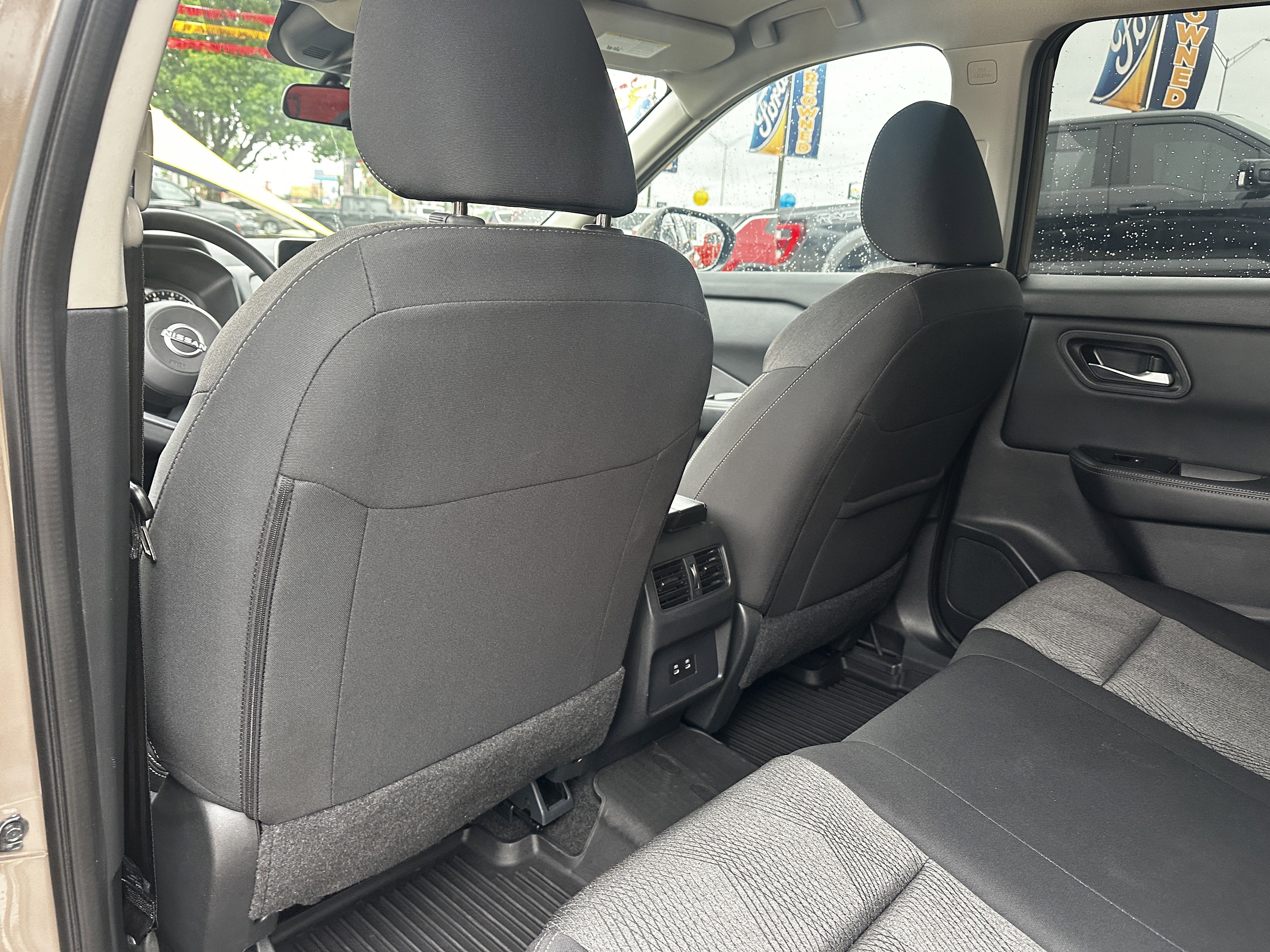 Used 2024 Nissan Rogue SV FWD image 10