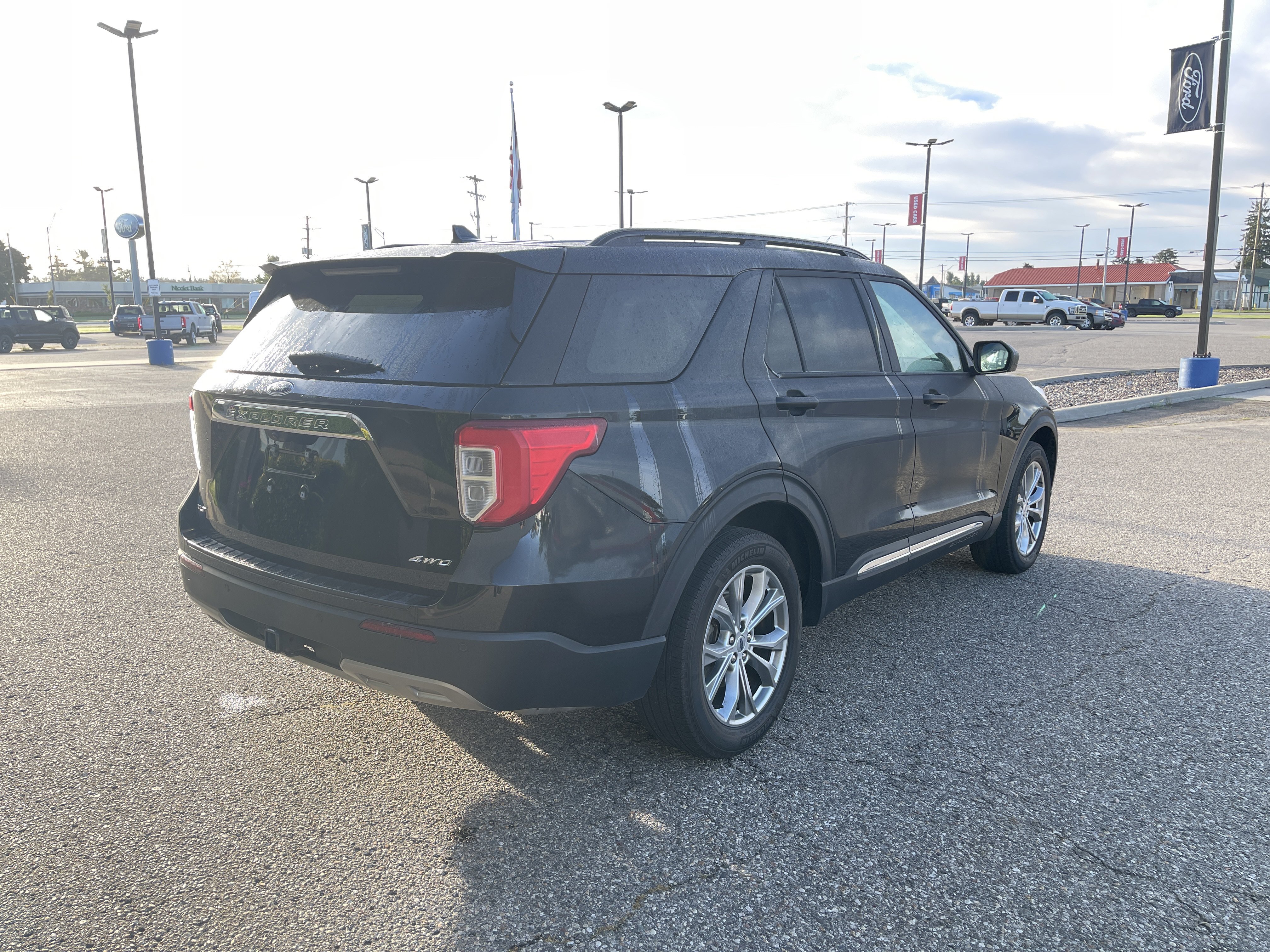 Certified 2023 Ford Explorer XLT w/ Equipment Group 202A AWD/4WD image 4