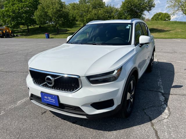Used 2020 Volvo XC40 T5 Momentum w/ Protection Package Premier AWD/4WD image 4