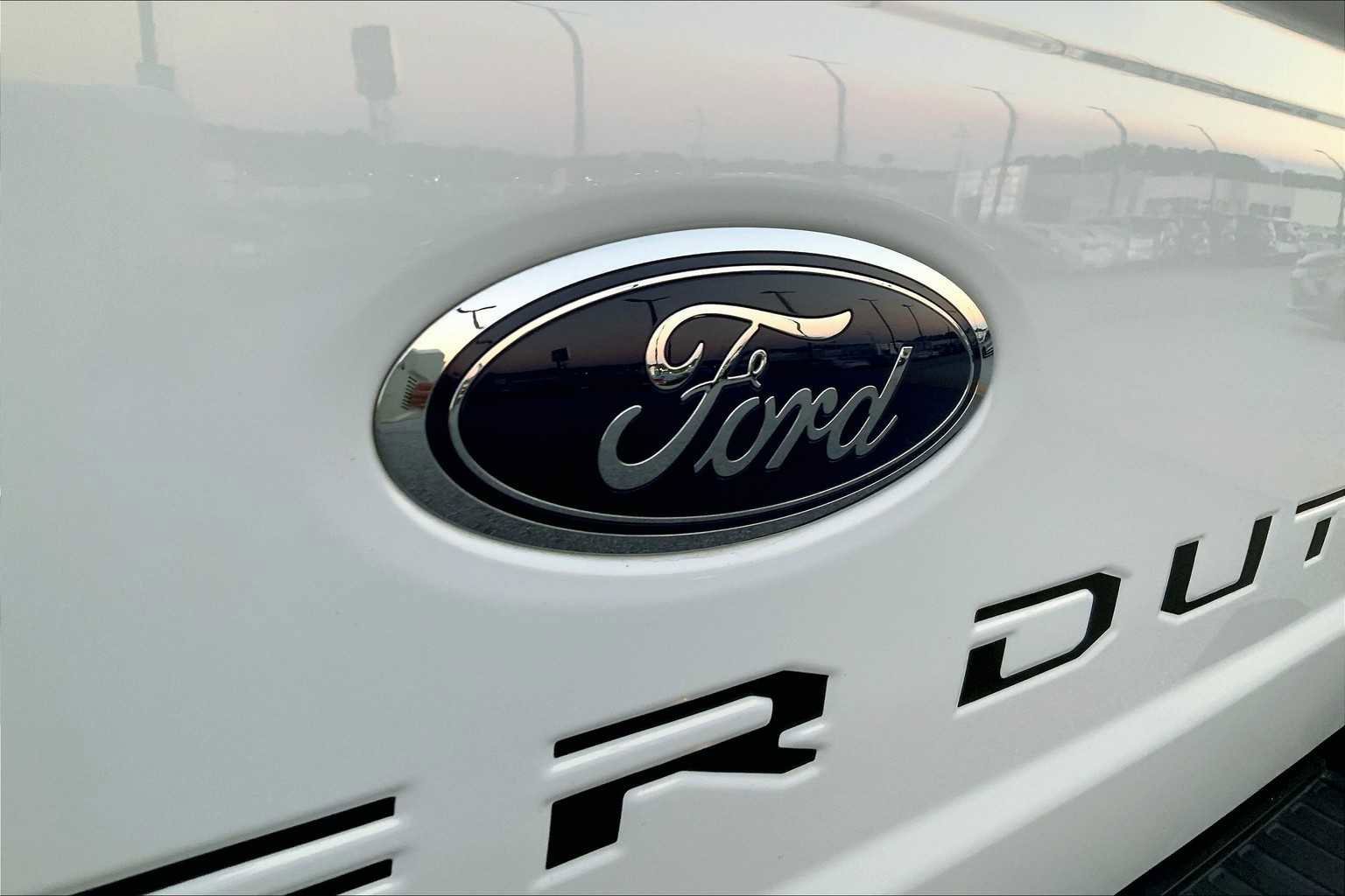 Certified 2024 Ford F250 Lariat w/ Lariat Ultimate Package image 29