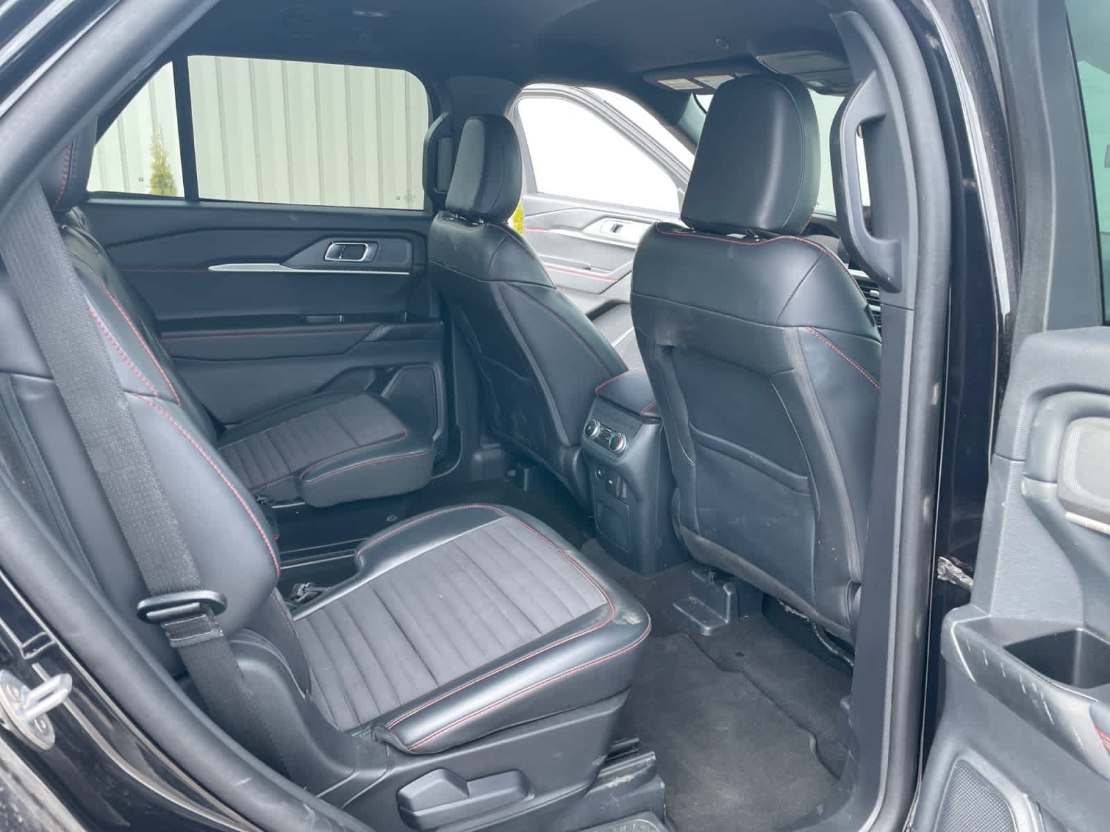 Certified 2025 Ford Explorer ST-Line AWD/4WD image 18