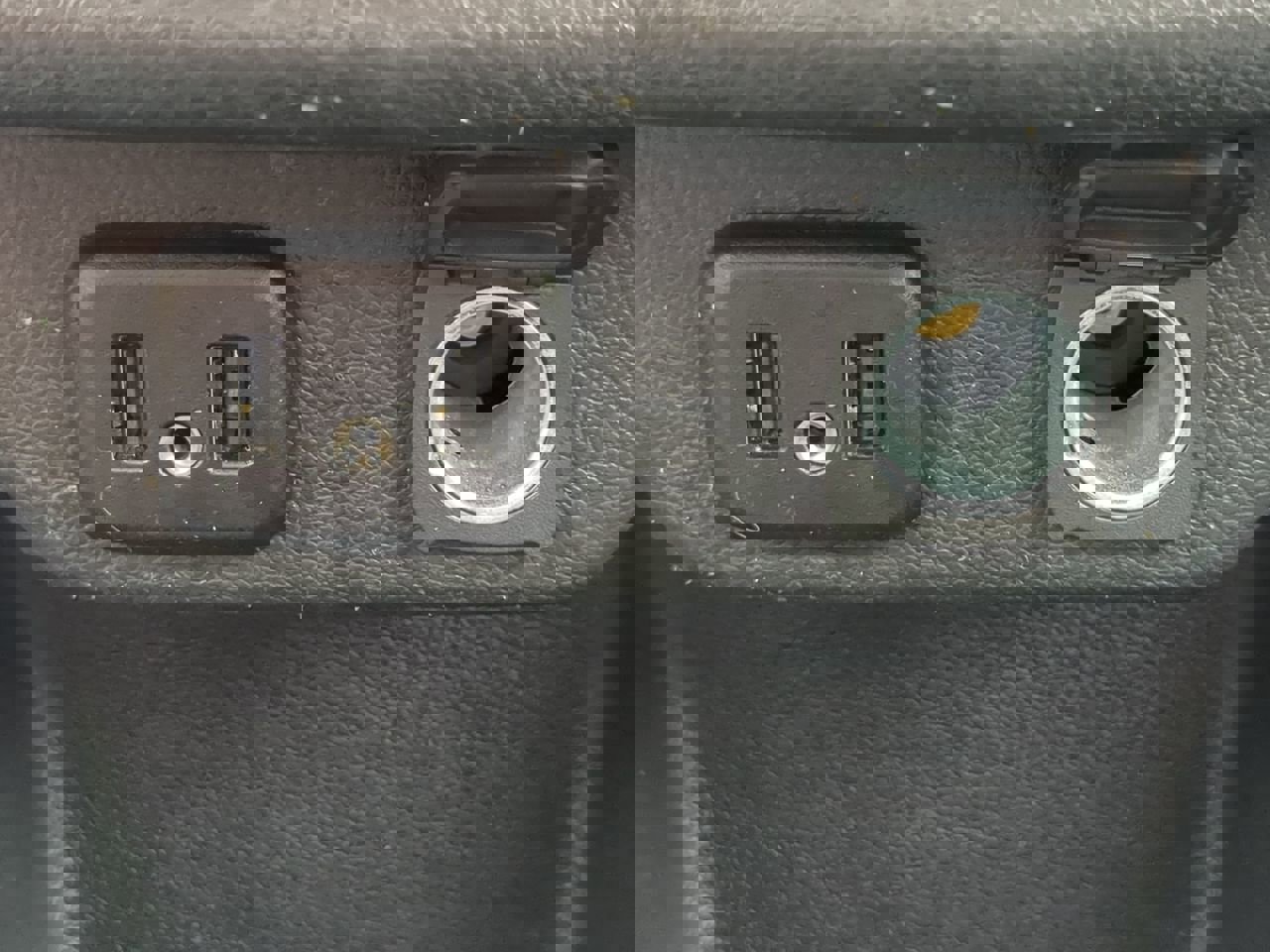 Used 2021 Chevrolet Traverse LT image 19