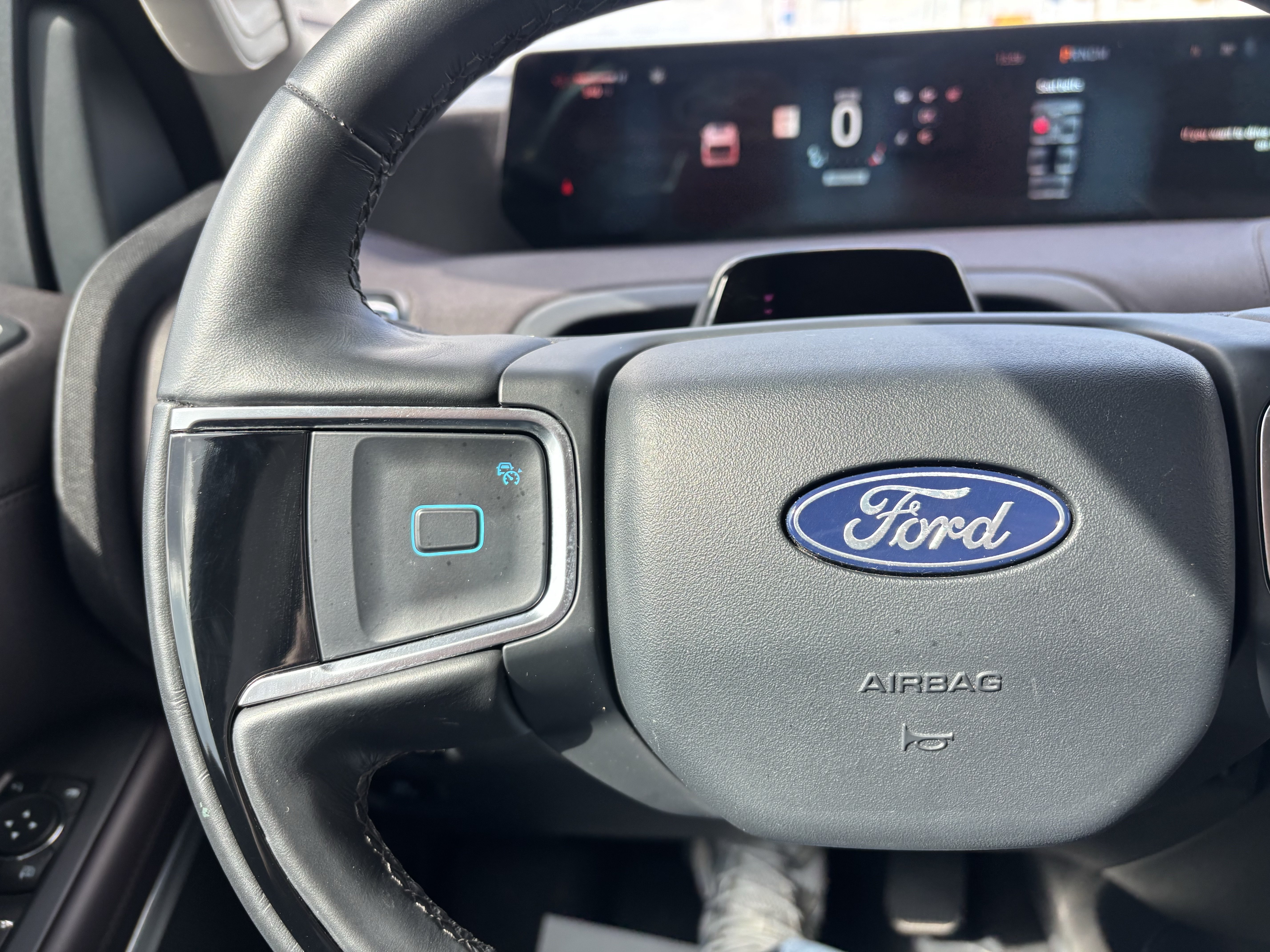 Certified 2025 Ford Expedition Max Platinum w/ Platinum Ultimate Package AWD/4WD image 32