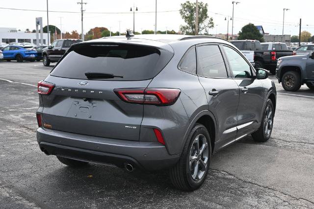 Certified 2024 Ford Escape ST-Line w/ Tech Pack #1 AWD/4WD image 9