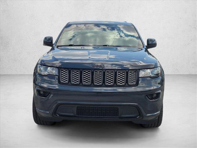 Used 2018 Jeep Grand Cherokee Altitude RWD image 2