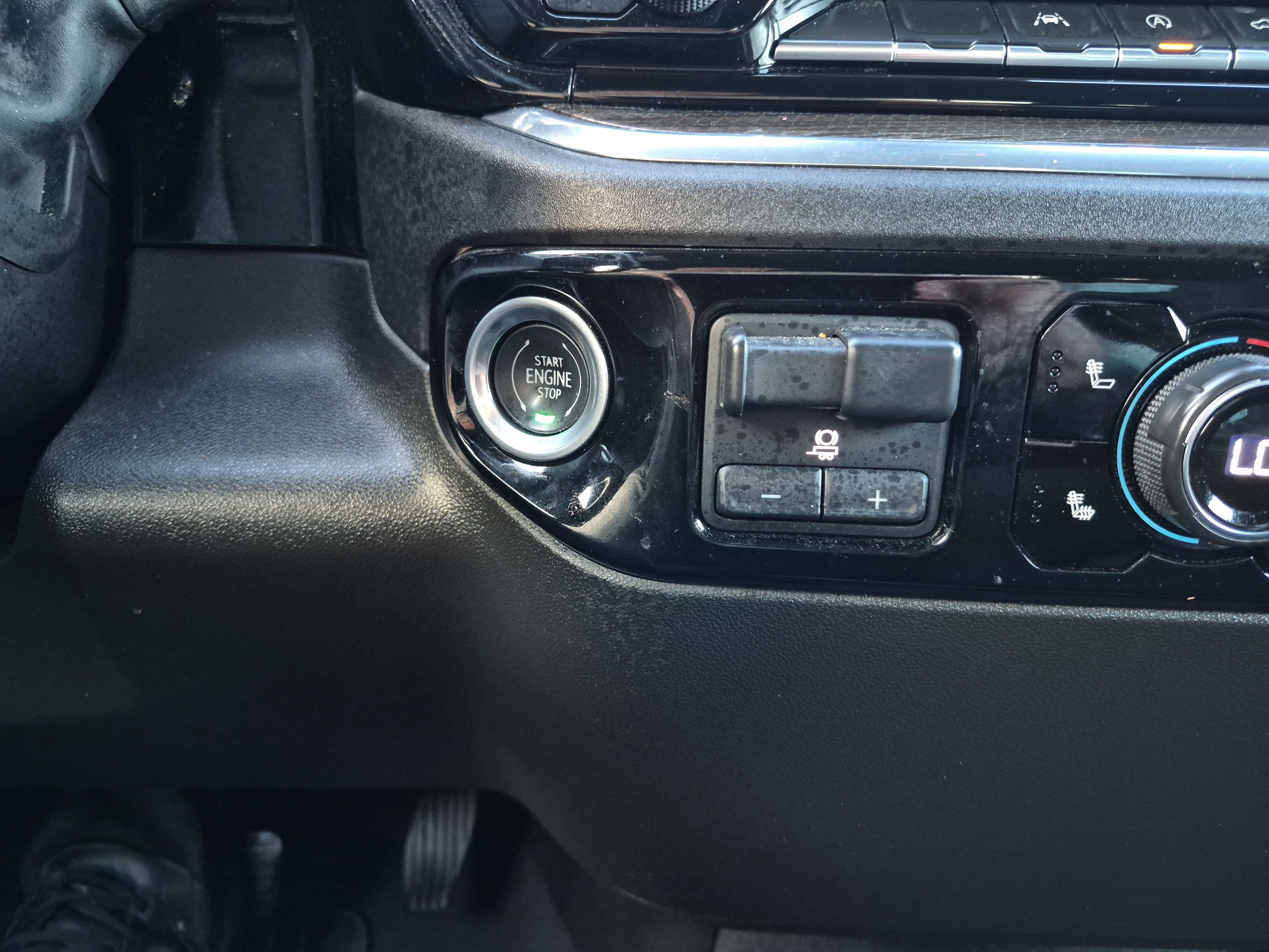 Used 2023 Chevrolet Silverado 1500 LT w/ Z71 Off-Road Package AWD/4WD image 27