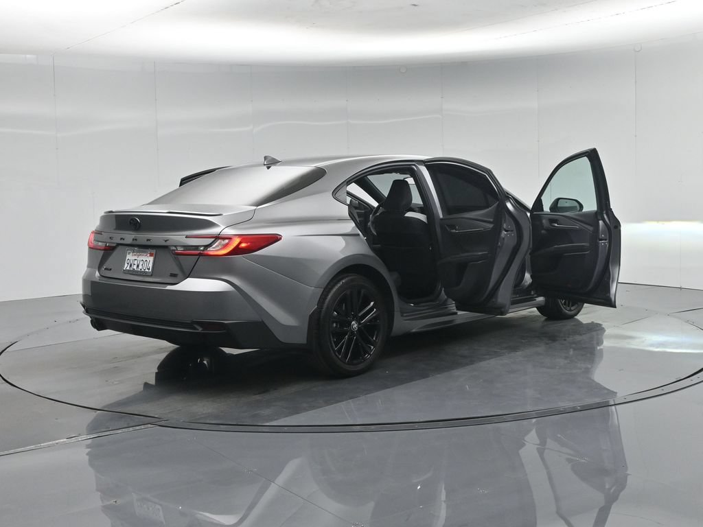 Used 2025 Toyota Camry SE FWD image 32