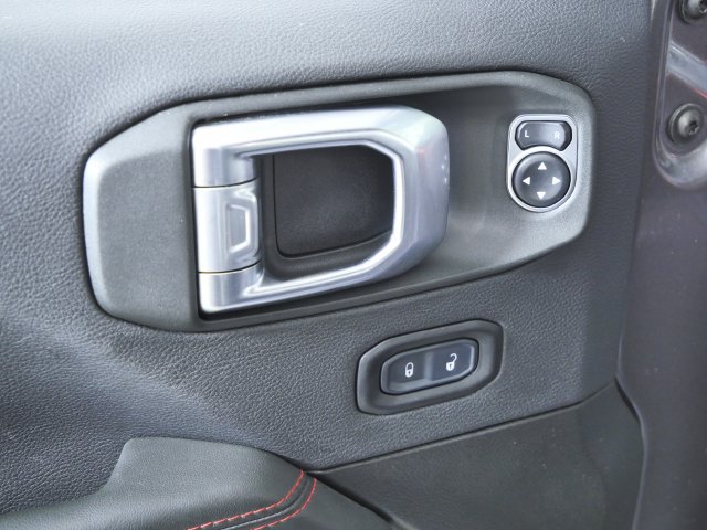 Used 2025 Jeep Wrangler Unlimited Rubicon AWD/4WD image 18