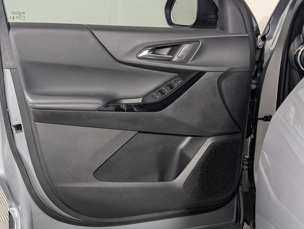 Used 2025 Chevrolet Equinox LT w/ Safety and Technology Package FWD image 20