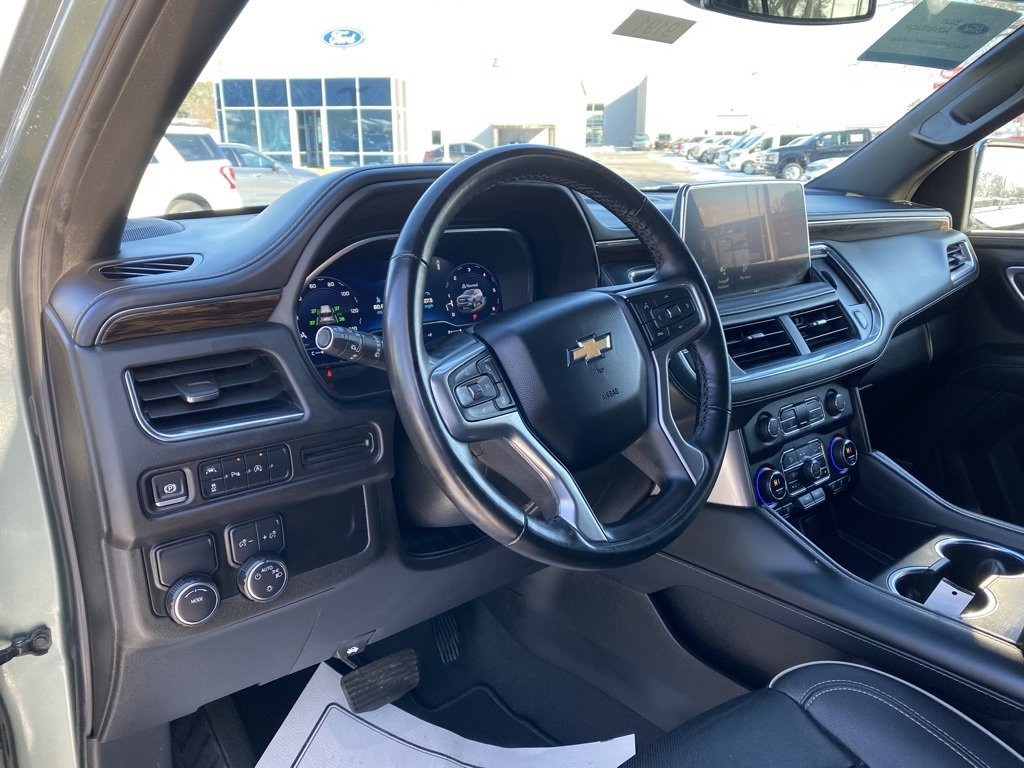Used 2024 Chevrolet Suburban Premier image 11