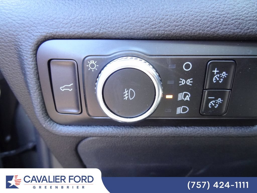 Certified 2023 Ford Explorer Limited w/ Equipment Group 301A AWD/4WD image 11