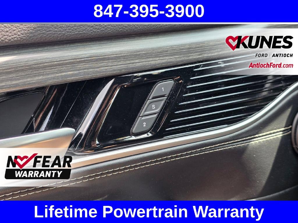 Used 2024 Jeep Wagoneer L Series II w/ Flexible Seating Group AWD/4WD image 47
