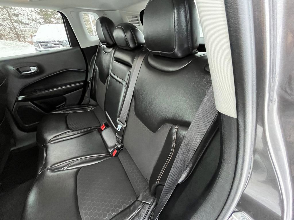 Used 2018 Jeep Compass Latitude image 22