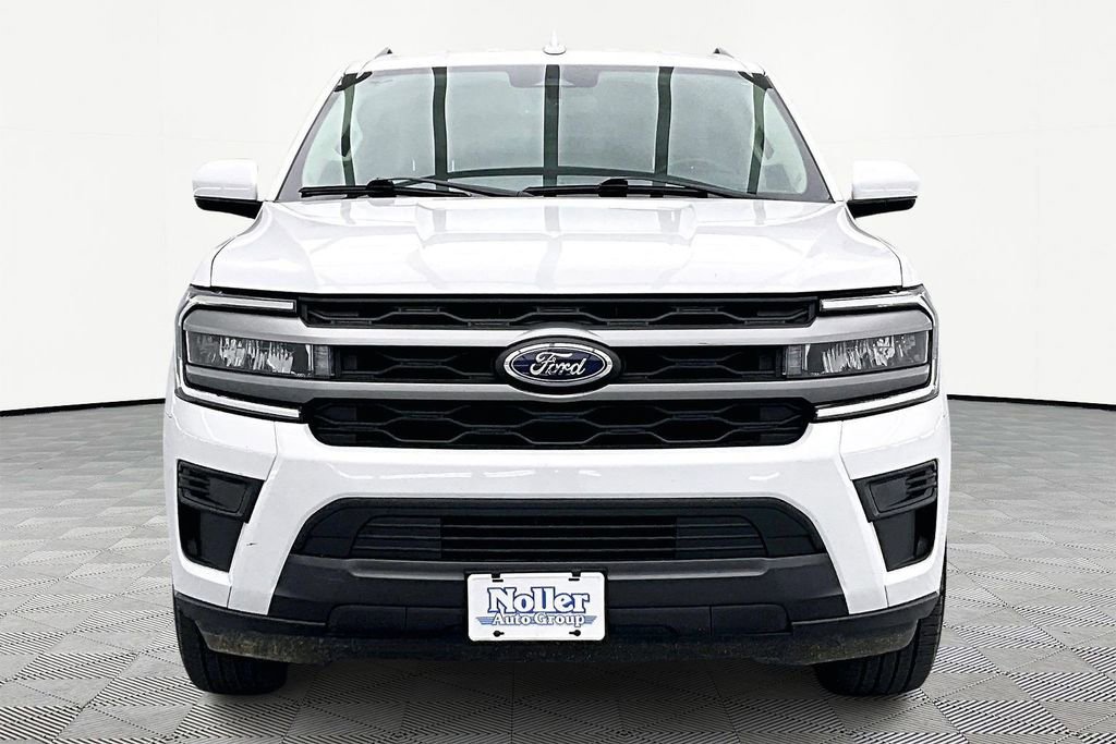 Certified 2024 Ford Expedition Max XLT image 3