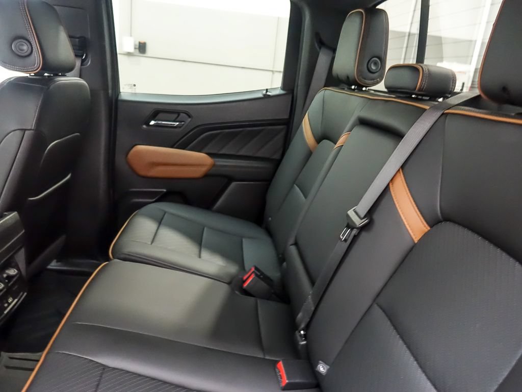 Used 2023 GMC Canyon AT4 w/ AT4 Premium Package AWD/4WD image 11