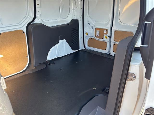 Certified 2023 Ford Transit Connect XLT image 16