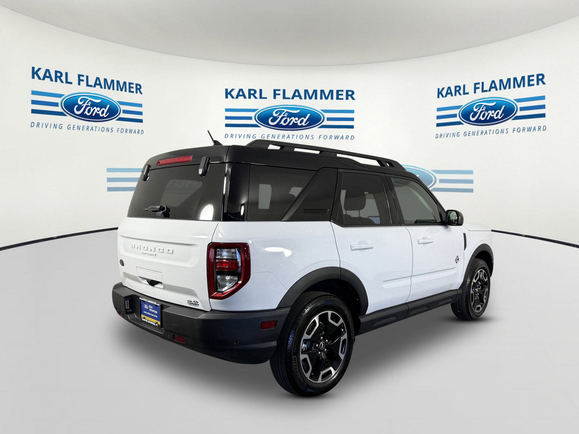 Certified 2024 Ford Bronco Sport Outer Banks w/ Tech Package AWD/4WD image 3