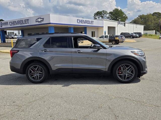 Certified 2025 Ford Explorer ST AWD/4WD image 15