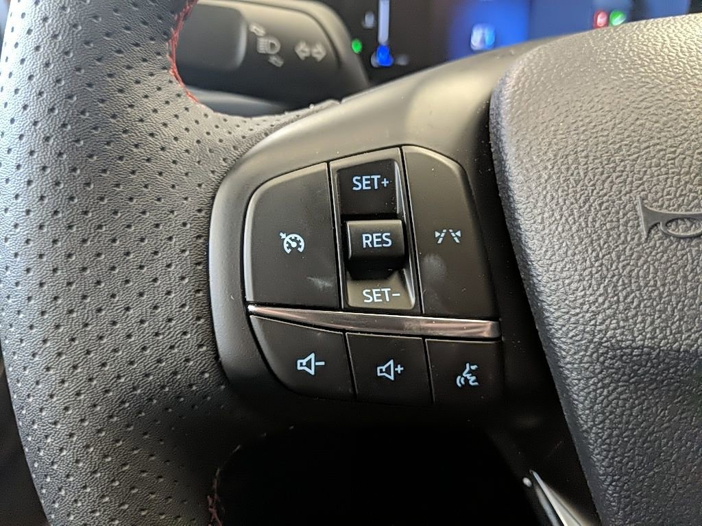 Certified 2025 Ford Escape ST-Line w/ Cold Weather Package image 16